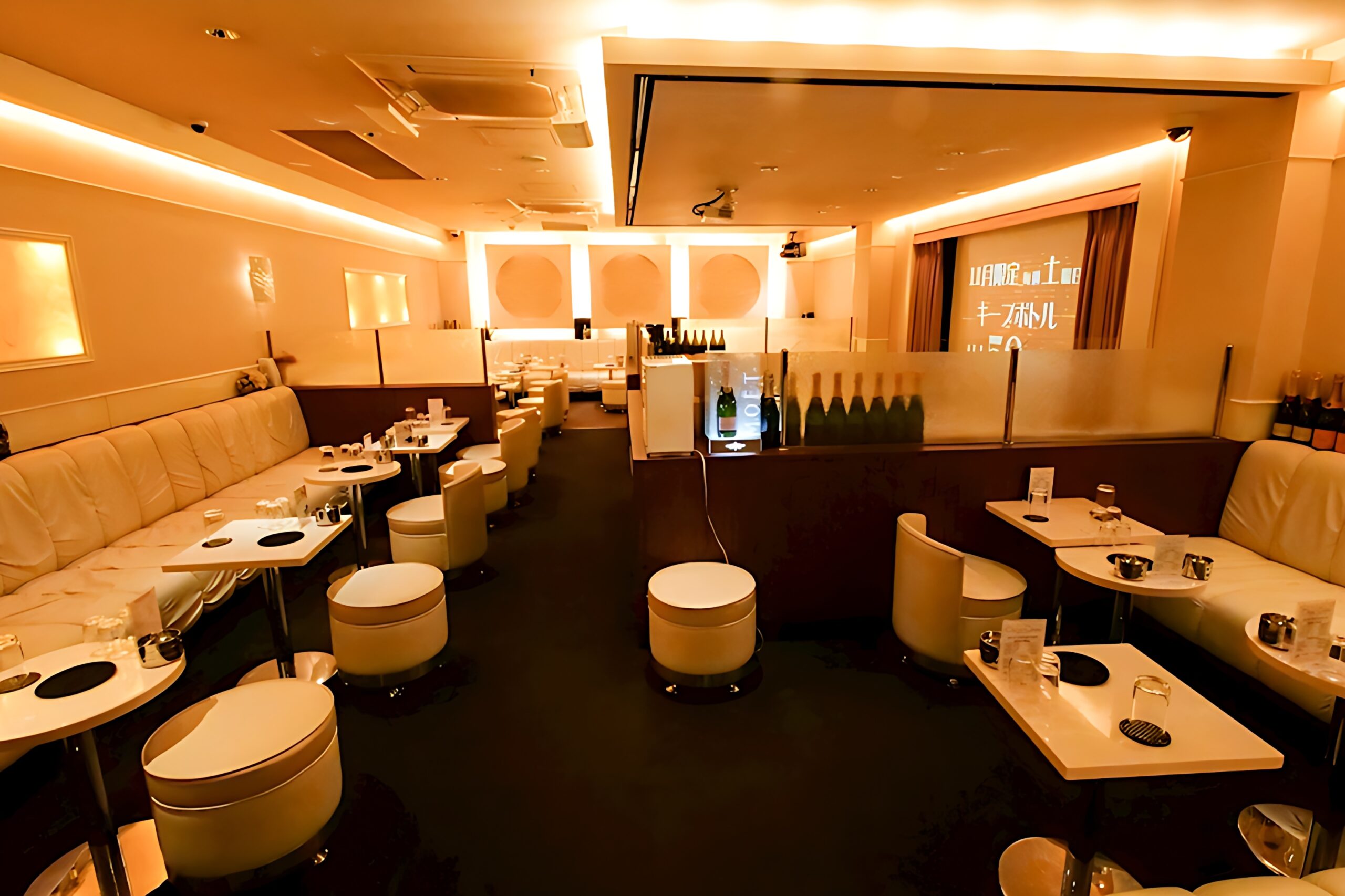 シュシュ新橋SL店の写真(東京都港区)